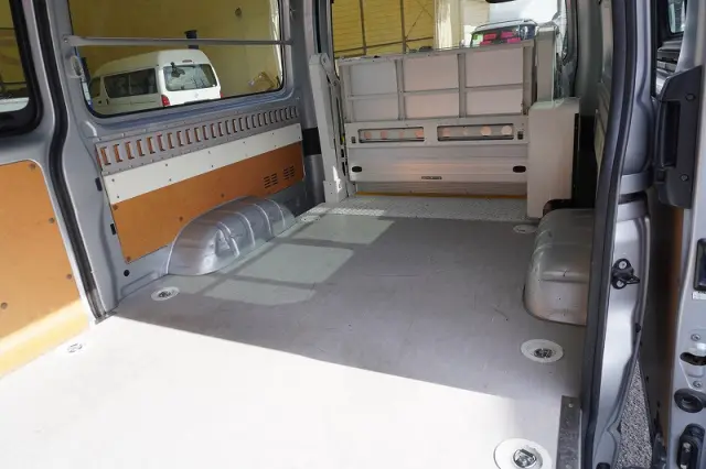 トヨタ ハイエースバン CBF-TRH200K(2WD)の写真26