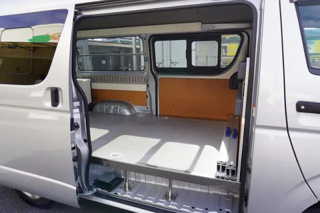 トヨタ ハイエースバン CBF-TRH200K(2WD)の写真29