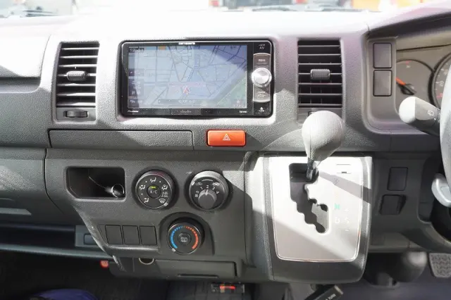 トヨタ ハイエースバン CBF-TRH200K(2WD)の写真33