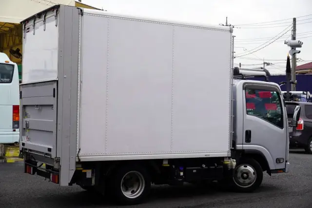 いすゞ エルフ 2RG-NMR88AN(2WD)の写真8