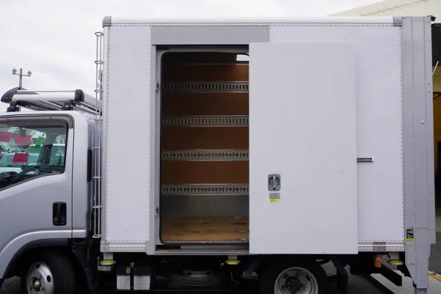 いすゞ エルフ 2RG-NMR88AN(2WD)の写真18