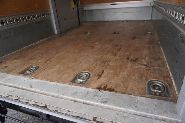 いすゞ エルフ 2RG-NMR88AN(2WD)の写真22