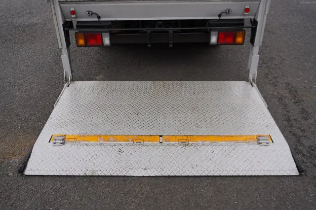 いすゞ エルフ 2RG-NMR88AN(2WD)の写真28