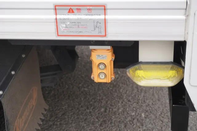 いすゞ エルフ 2RG-NMR88AN(2WD)の写真31