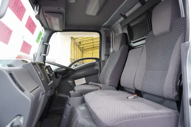 いすゞ エルフ 2RG-NMR88AN(2WD)の写真44