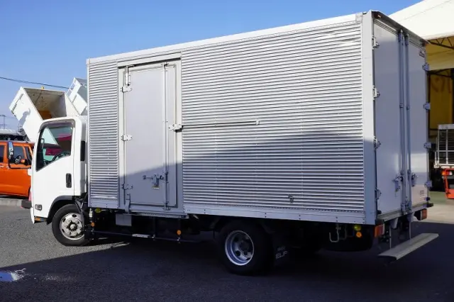 いすゞ エルフ 2RG-NPR88AN(2WD)の写真7