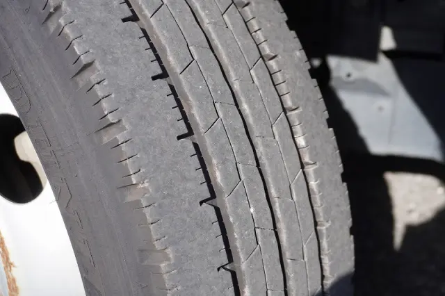 いすゞ エルフ 2RG-NPR88AN(2WD)の写真9