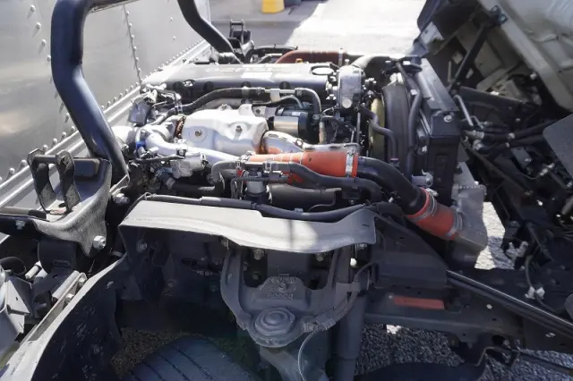 いすゞ エルフ 2RG-NPR88AN(2WD)の写真15