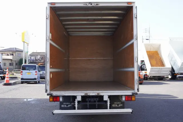 いすゞ エルフ 2RG-NPR88AN(2WD)の写真19