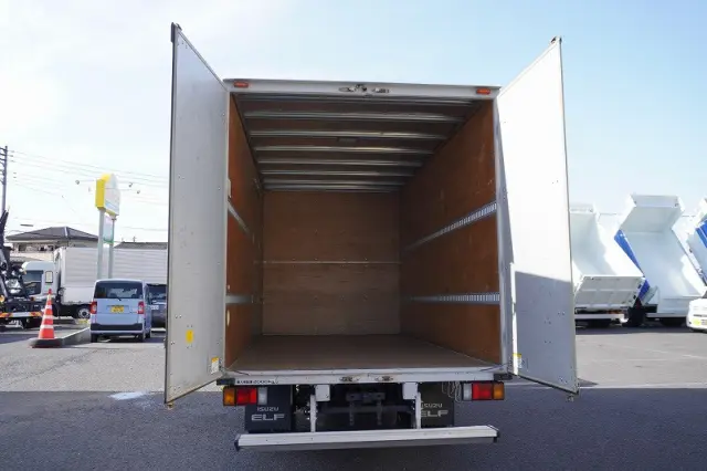 いすゞ エルフ 2RG-NPR88AN(2WD)の写真24