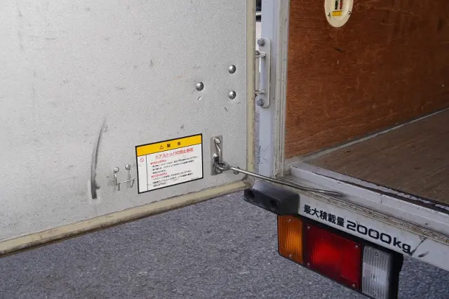 いすゞ エルフ 2RG-NPR88AN(2WD)の写真25