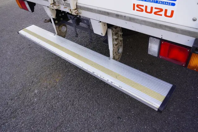 いすゞ エルフ 2RG-NPR88AN(2WD)の写真27