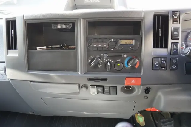 いすゞ エルフ 2RG-NPR88AN(2WD)の写真31