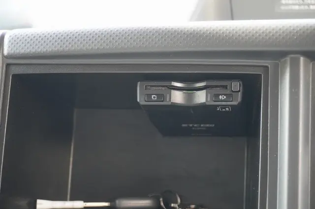 いすゞ エルフ 2RG-NPR88AN(2WD)の写真32