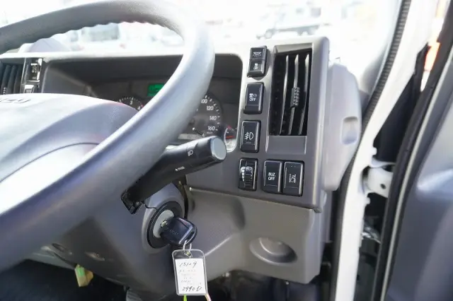 いすゞ エルフ 2RG-NPR88AN(2WD)の写真34