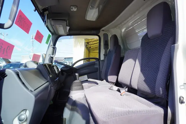 いすゞ エルフ 2RG-NPR88AN(2WD)の写真39