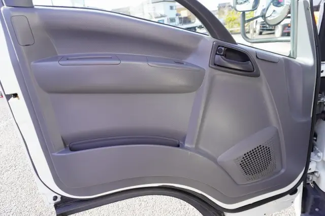 いすゞ エルフ 2RG-NPR88AN(2WD)の写真40