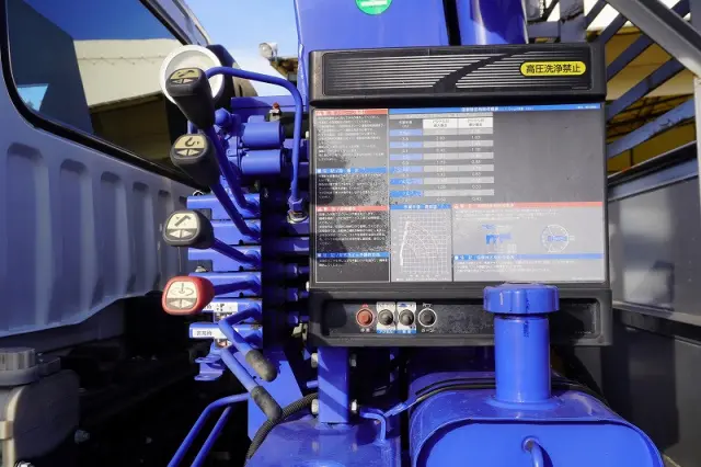 三菱 ファイター QDG-FQ62F(6x4)の写真36