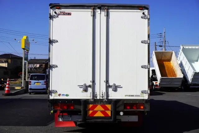 いすゞ フォワード TKG-FRR90T2(2WD)の写真4