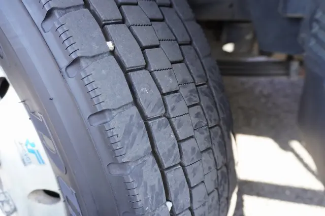 いすゞ フォワード TKG-FRR90T2(2WD)の写真10