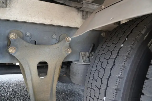 いすゞ フォワード TKG-FRR90T2(2WD)の写真12