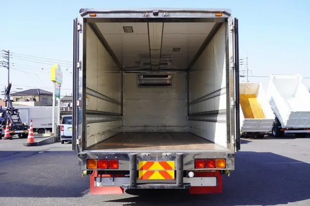 いすゞ フォワード TKG-FRR90T2(2WD)の写真22