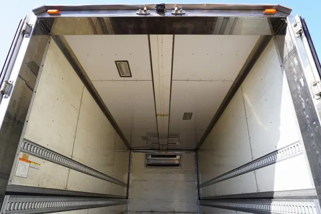 いすゞ フォワード TKG-FRR90T2(2WD)の写真24