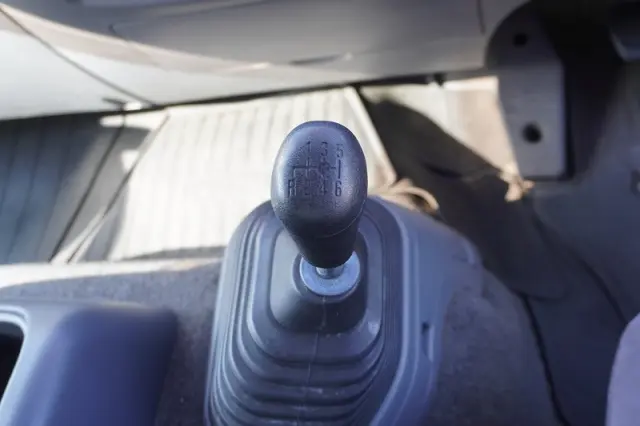 いすゞ フォワード TKG-FRR90T2(2WD)の写真32