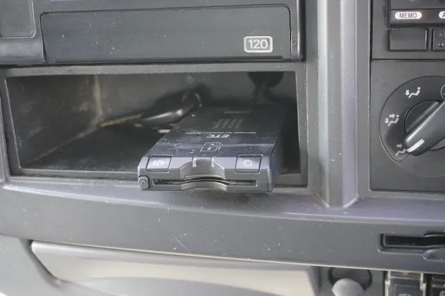 いすゞ フォワード TKG-FRR90T2(2WD)の写真34