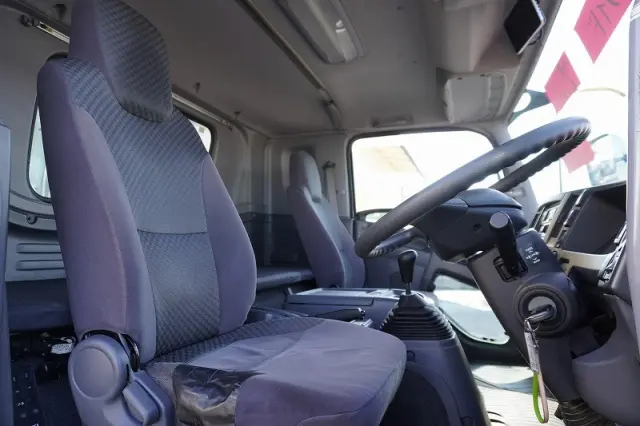 いすゞ フォワード TKG-FRR90T2(2WD)の写真39