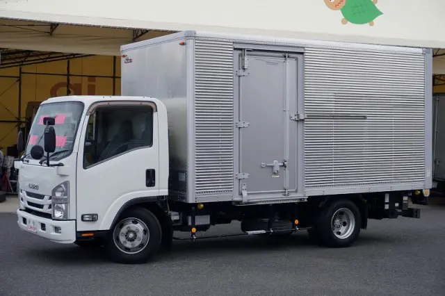 いすゞ エルフ TPG-NPR85AN(2WD)の写真1