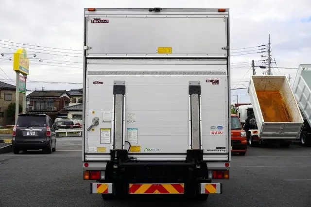 いすゞ エルフ TPG-NPR85AN(2WD)の写真4