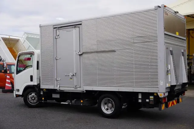 いすゞ エルフ TPG-NPR85AN(2WD)の写真7