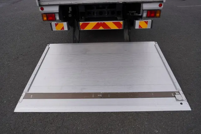 いすゞ エルフ TPG-NPR85AN(2WD)の写真26