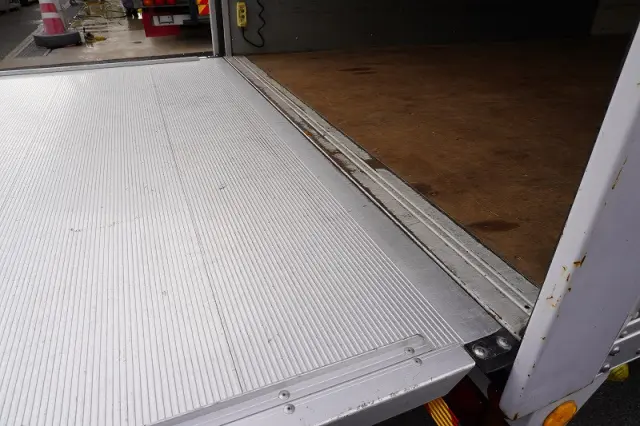 いすゞ エルフ TPG-NPR85AN(2WD)の写真28