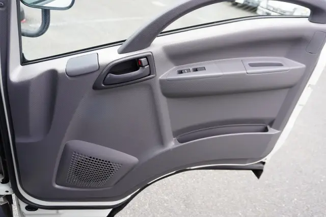 いすゞ エルフ TPG-NPR85AN(2WD)の写真40