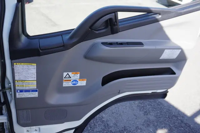 三菱 キャンター 2PG-FEB80(2WD)の写真35