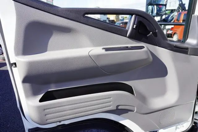 三菱 キャンター 2PG-FEB80(2WD)の写真40