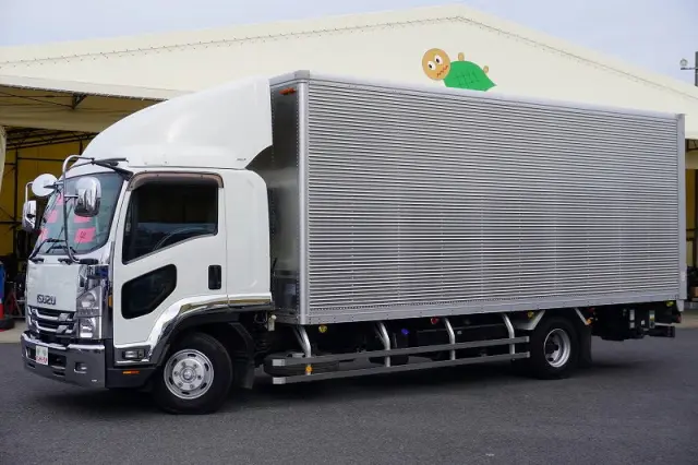 いすゞ フォワード 2RG-FRR90S2(2WD)の写真1