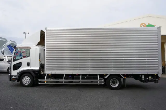 いすゞ フォワード 2RG-FRR90S2(2WD)の写真3
