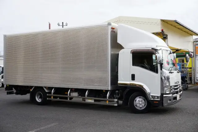 いすゞ フォワード 2RG-FRR90S2(2WD)の写真6