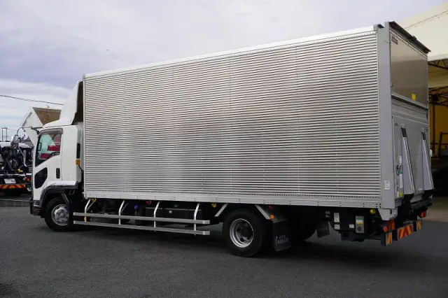 いすゞ フォワード 2RG-FRR90S2(2WD)の写真7