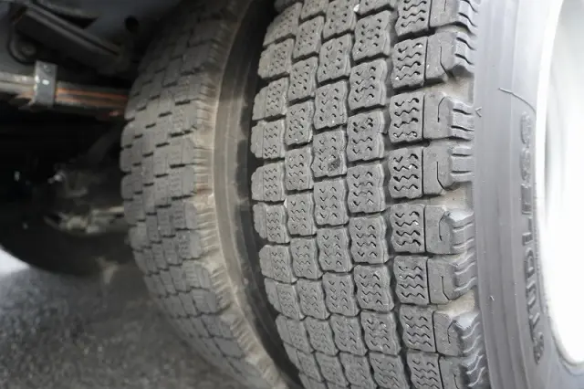 いすゞ フォワード 2RG-FRR90S2(2WD)の写真11