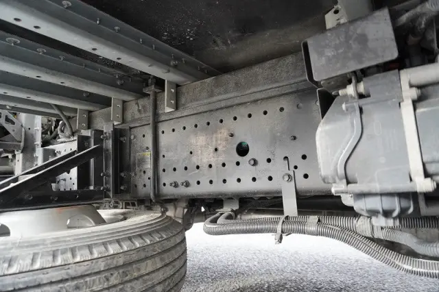 いすゞ フォワード 2RG-FRR90S2(2WD)の写真13