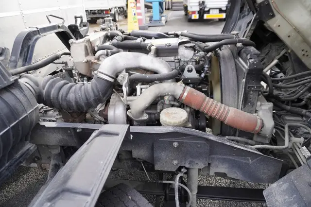 いすゞ フォワード 2RG-FRR90S2(2WD)の写真16