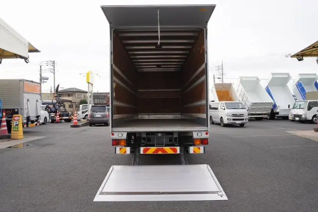 いすゞ フォワード 2RG-FRR90S2(2WD)の写真20