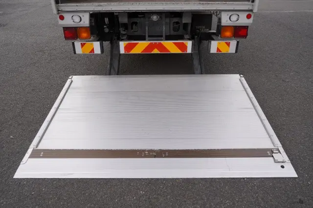 いすゞ フォワード 2RG-FRR90S2(2WD)の写真25