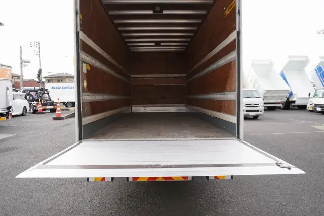 いすゞ フォワード 2RG-FRR90S2(2WD)の写真26