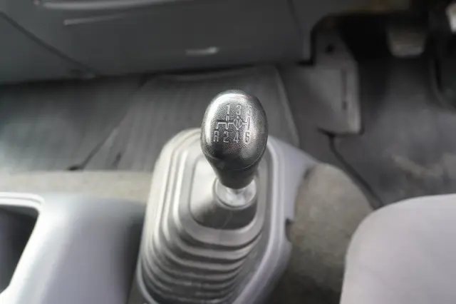 いすゞ フォワード 2RG-FRR90S2(2WD)の写真32