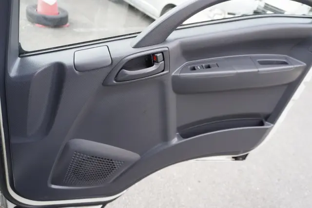 いすゞ フォワード 2RG-FRR90S2(2WD)の写真38